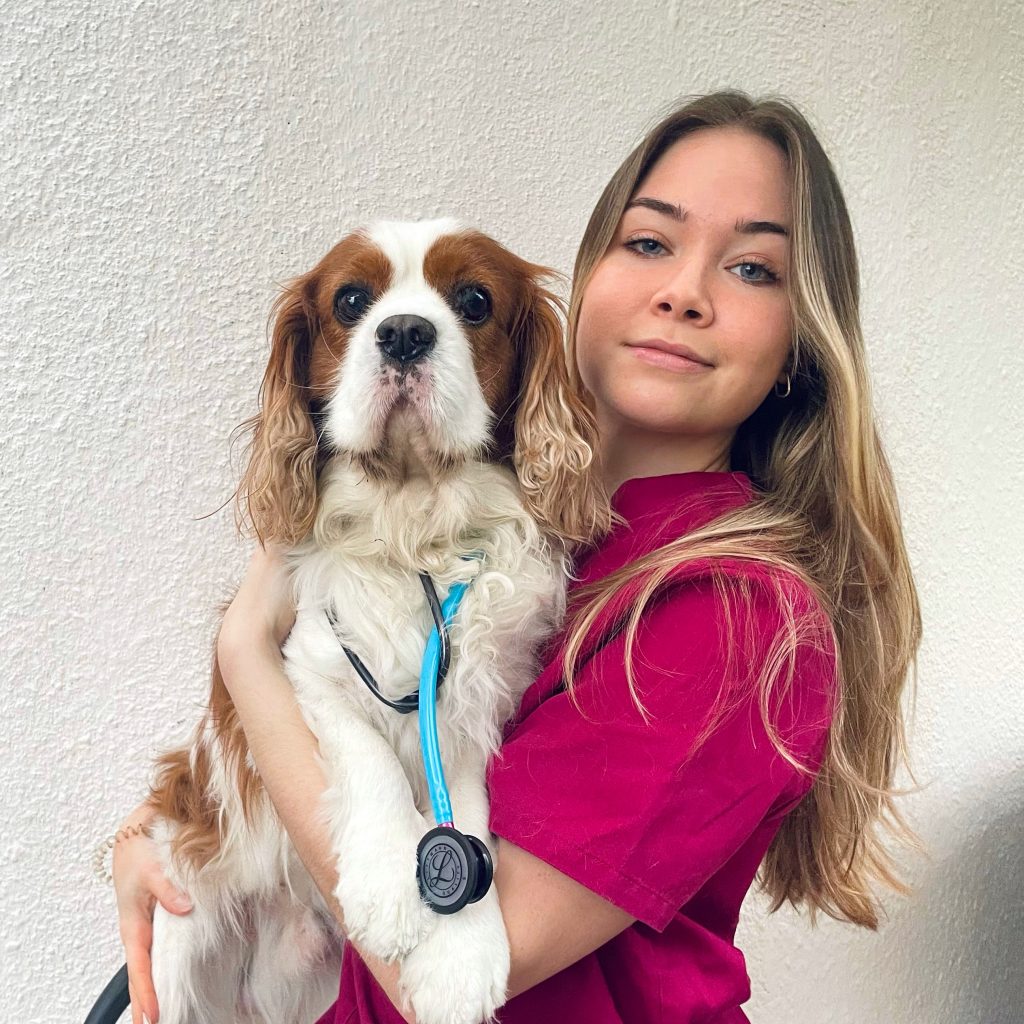 Louise Marlot, vétérinaire à la Clinique Saint-Éloi